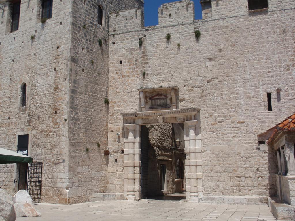 Apartment Fabijanko Oldtown Trogir Exterior foto